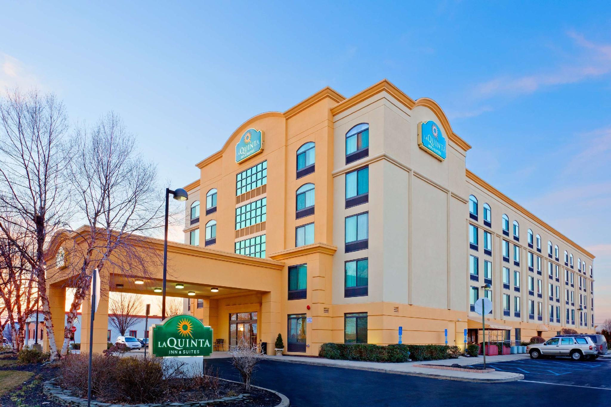La Quinta By Wyndham Garden City Exteriör bild